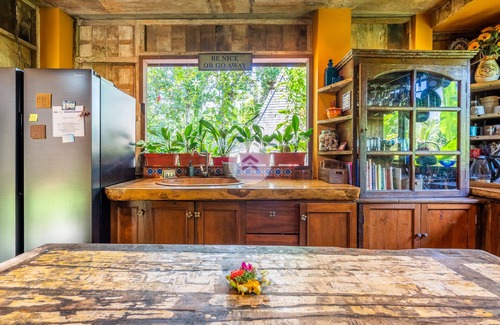 Ubud Villa | Anam Cara Villa, a stunning antique style & a nature sanctuary
