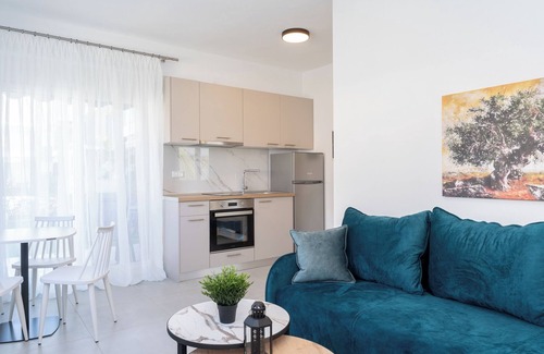 Paralia Ofryniou Apartment | Anastasia Residential Complex-One-Bedroom Apartment with Pool Access