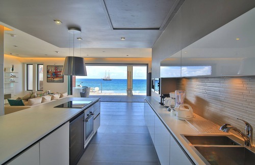 Beacon Hill Condo | Anchor House - Direct Oceanfront - Luxury & Modern Style