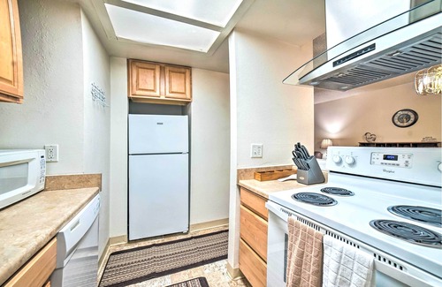 Russian Jack Park Apartment | Anchorage Escape w/Balcony ~ 4 Mi to Downtown!