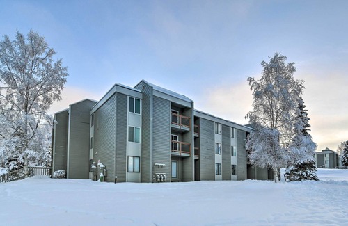 Russian Jack Park Apartment | Anchorage Escape w/Balcony ~ 4 Mi to Downtown!