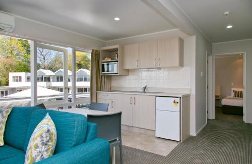 Two Mile Bay Hotel | Anchorage Resort Taupo NZ