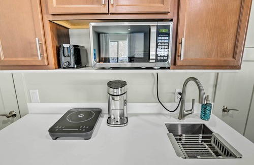 Hillside East Apartment | Anchorage Studio Escape ~ 14 Miles from Downtown!