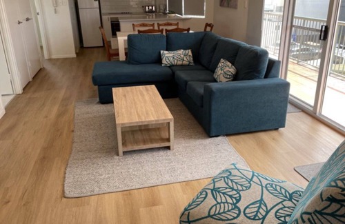Caloundra Apartment | Anchors Aweigh Unit 6 - This light and bright apartment, only a -minute stroll from the water's edge