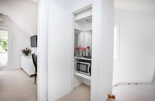 Williamstown Apartment | Anchors down on pearson