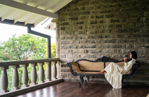 Padukka House | Ancient luxurious castle since 1920