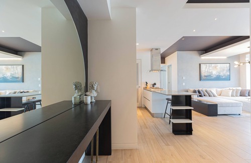 Financial District Apartment | Andares City Views Apt- Shopping & Lifestylenn