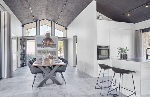 Hou House | "Anderson" - from the sea by Interhome