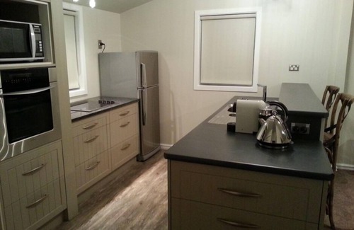 Invercargill City Centre Cottage | andquot;VILLA LANEandquot; - Boutique Accommodation