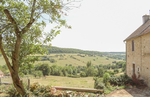 Chaudenay-le-Chateau House | Andrée-House-Family-Ensuite with Bath-Countryside view