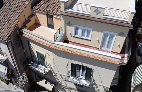Castelbuono House | Andromeda, cozy accommodation on the historic center of Castelbuono