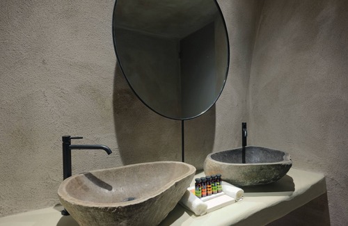 Tholos House | Andronikos Canaves Santorini
