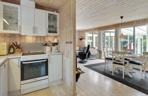 Hou House | "Ane" - 1.7km from the sea by Interhome