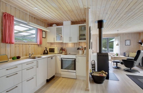 Hou House | "Ane" - 1.7km from the sea by Interhome
