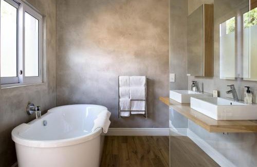 Simondium Hotel | Angala