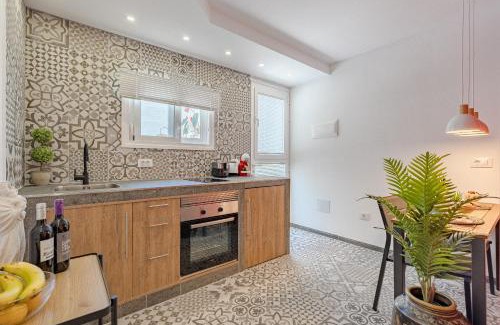 Callao Salvaje Apartment | Angel's Tropical Suite
