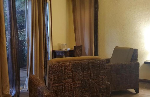 Logon Resort | Angelina Beach Resort & Italian Restaurant Malapascua