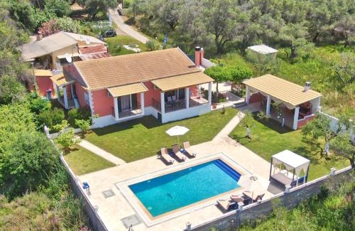 Agios Matthaios Villa | Angelloti Exclusive Beach Villa
