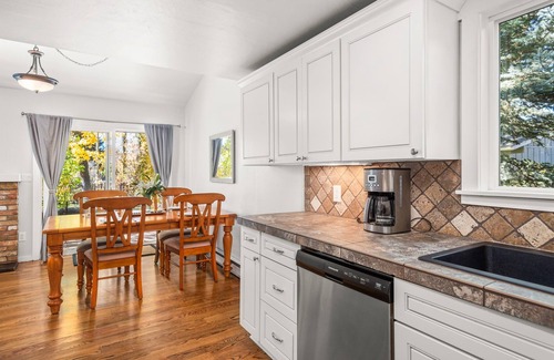 Carbondale House | Angler's Paradise | 2 Fishing Badges & Open Space