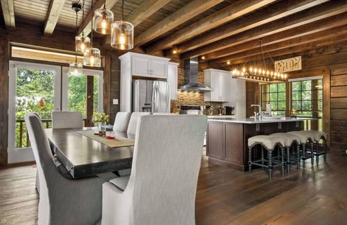 Negreet House | Anglers ReLeaf Premier+ Lodge & Cabin Double Sun Deck & Dock, Prime Fishing