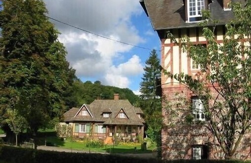 Offranville House | Anglo-Norman house near a listed mill, jacuzzi bath