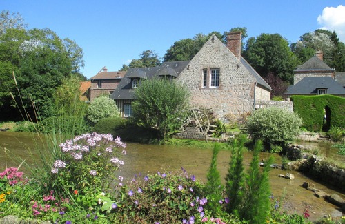 Offranville House | Anglo-Norman house near a listed mill, jacuzzi bath