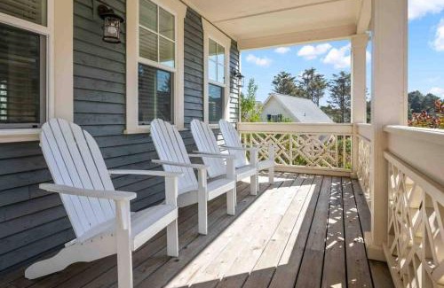 Otter Rock House | Ann and Kathy's Regal Seagull