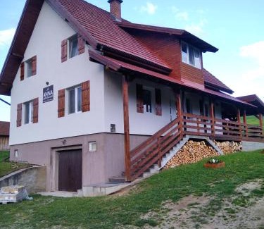 Comiat Apartment | Anna Guesthouse