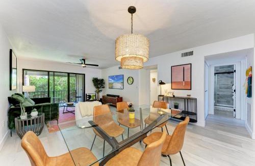 Bradenton Beach House | Anna Maria Beach Condo-2 Bed/2 bath- Sleeps 6