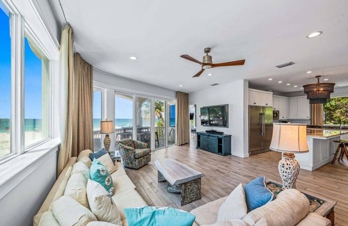 Bradenton Beach House | Anna Maria Grand: Gulf Front! On the Beach! Sleeps 22 by Anna Maria Life Vacation Rentals