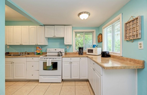 Bradenton Beach House | Anna Maria Island Cottage Haven