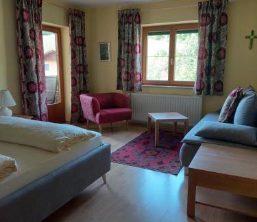Ratsch Apartment | Anna's Home - Ferienwohnungen