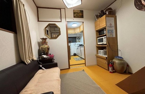 Toyonaka House | AnNam Stay Osaka Airport: whole 2 story house rental AnNam Stay Osaka Airport: 2 story townhouse