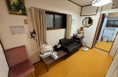 Toyonaka House | AnNam Stay Osaka Airport: whole 2 story house rental AnNam Stay Osaka Airport: 2 story townhouse