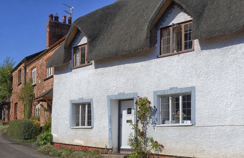 Long Barn Cottage | Annies Cottage: Beautiful red stone cottage in the heart of Somerset
