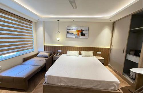 Jaypee Greens Apartment | Anom Stays