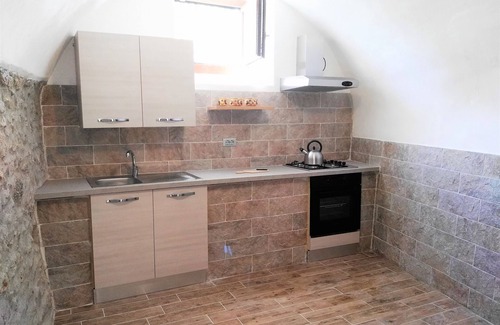 Vesio House | ANTICA CORTE GINEVRA - AP. LANCILLOTTO LAKE OF GARDA