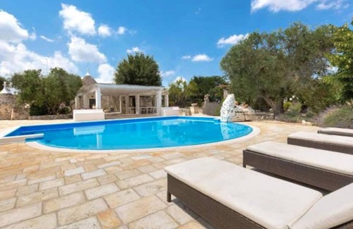 Coreggia House | Antica Tenuta Dei Trulli - Puglia 6 Bedroom, 2 House Estate, Private Pool & Wifi