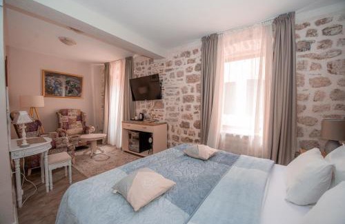 Kotor Old Town House | Antika Guesthouse