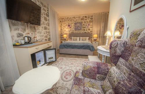 Kotor Old Town House | Antika Guesthouse
