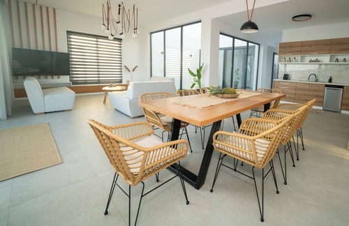 Kalamaki Villa | Antiope Retreat