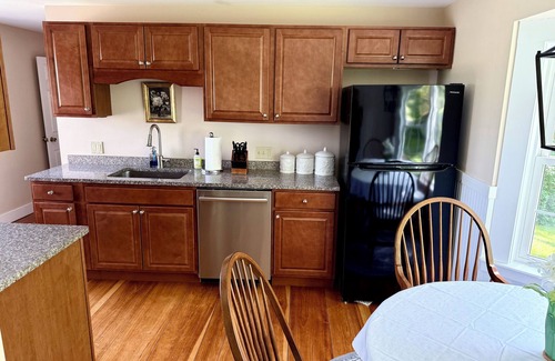 Windsor House | Antique farmhouse with spectacular mountain view in a bucolic setting.