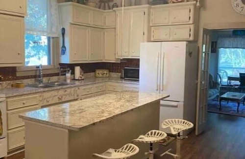 Utopia House | Antique House