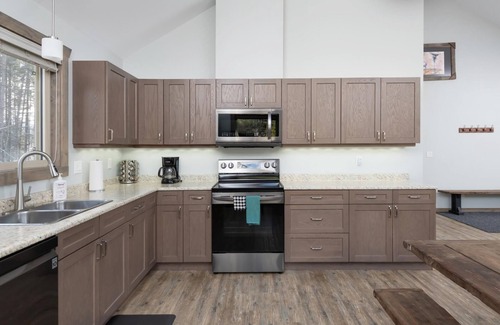 Valemount House | Antler Ridge Cabin Rental