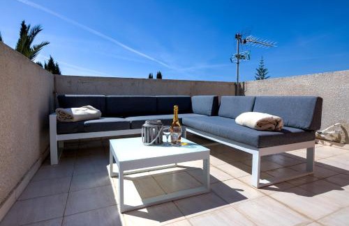 Universal Villa | Antonia's Palace Rooftop Jacuzzi Stunning View