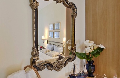 Ermoupoli House | Antouanetta Apartments