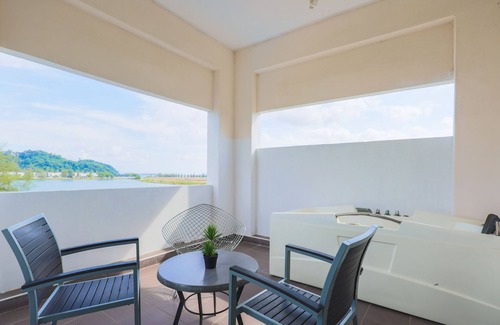 Lumut Apartment | AnyLodge Waterfront Marina Island Pangkor