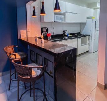 Enseada Apartment | APÊ COM PISCINA E AR - 2Q DA PRAIA DA ENSEADA.