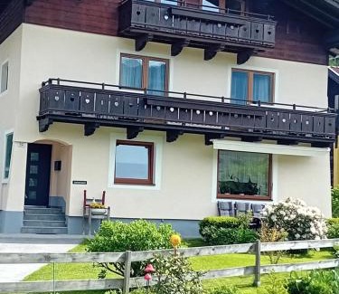 Hollersbach im Pinzgau Apartment | Ap Auszeit Sommercard included