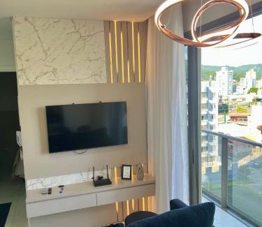 Centro Apartment | Ap completo a 900m da Oktoberfest com Piscina, academia, Wi-Fi, ar condicionado e garagem privativa